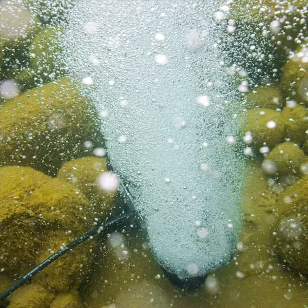 Kasco RobustAire diffuser bubbles on a pond bottom